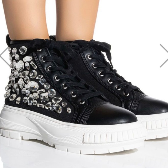 🖤✔️”Sale”NWT Absolutely gorgeous jeweled high top sneakers! Size 11 - Picture 2 of 4